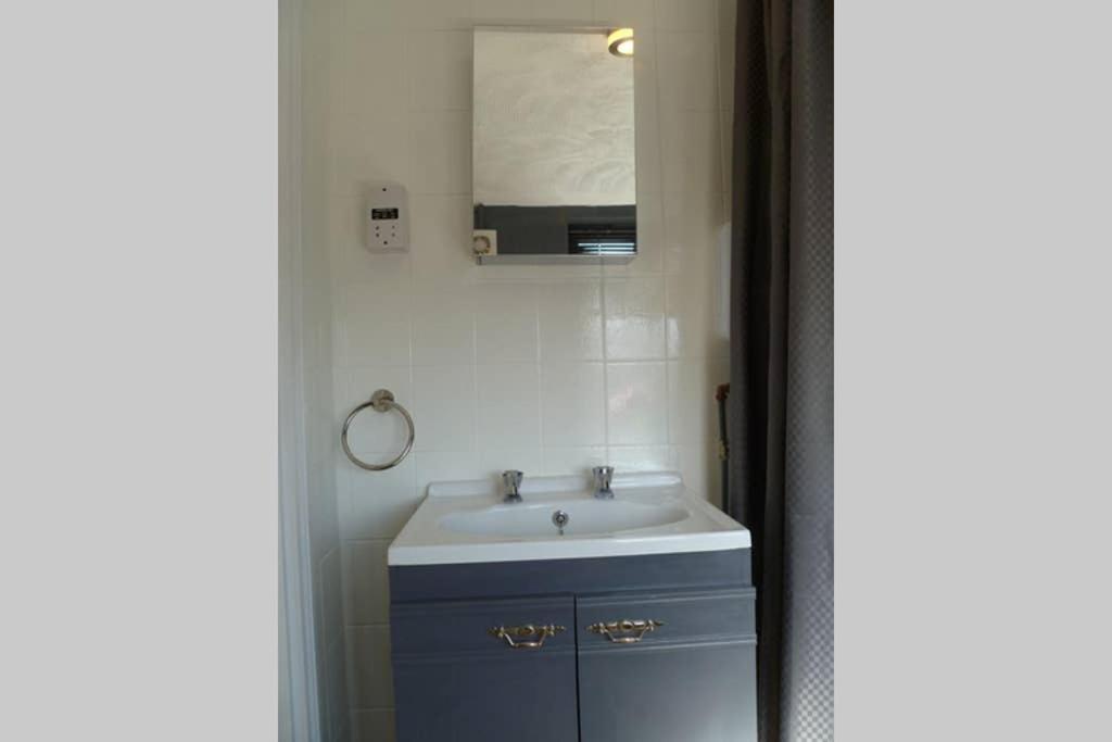 Cosy And Peaceful Maisonette With Terrace, Kidderminster Exterior photo